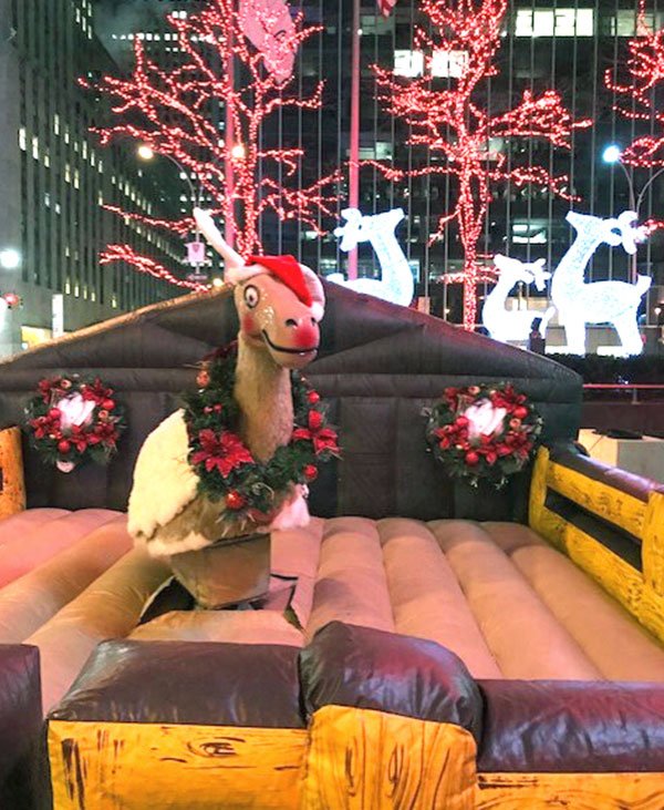 Mechanical Reindeer on New York - Clown4Kids