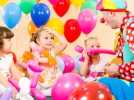 Clown with Kids and balloons